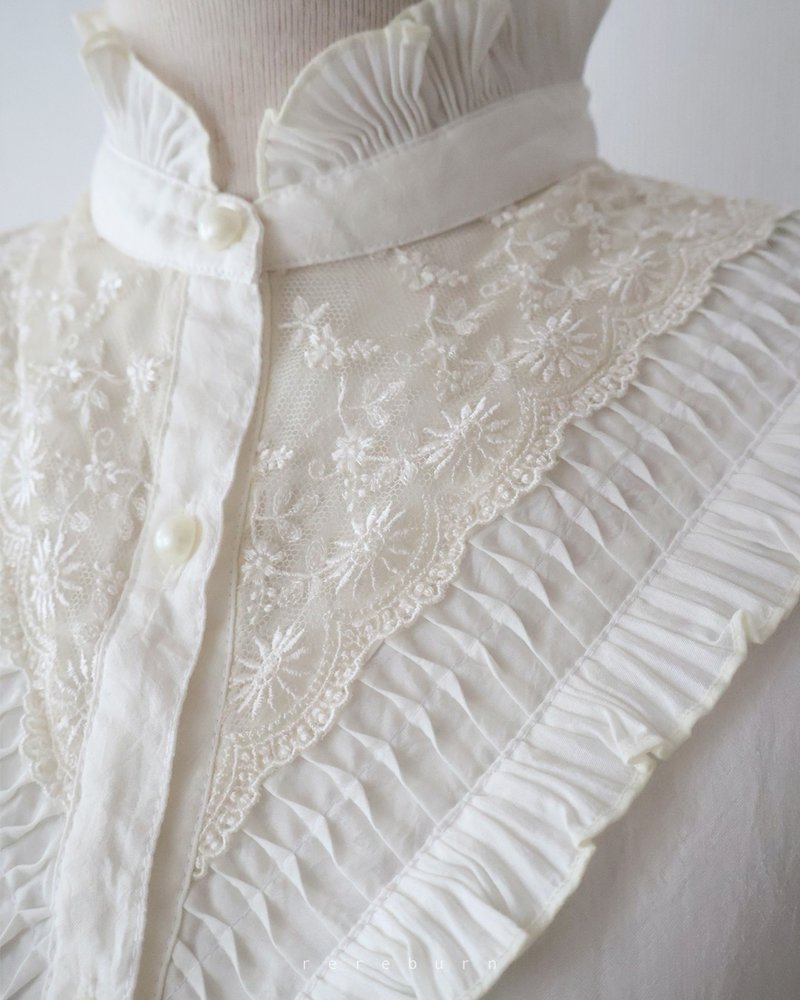 日本製復古蕾絲刺繡拼接小立領薄長袖白色古著襯衫 - 女襯衫 - 聚酯纖維 白色