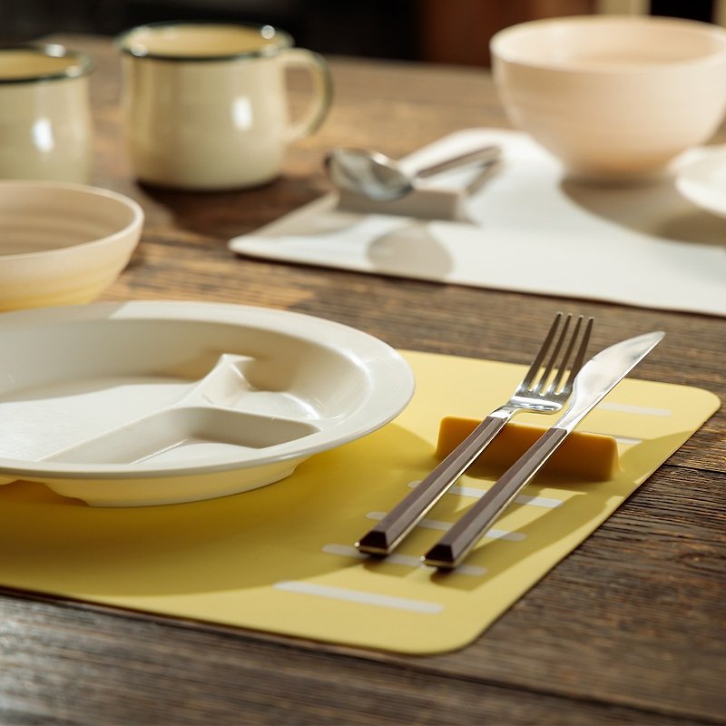 日本 抗菌矽膠餐墊 桌墊 - 餐桌布/桌巾/餐墊 - 矽膠 多色