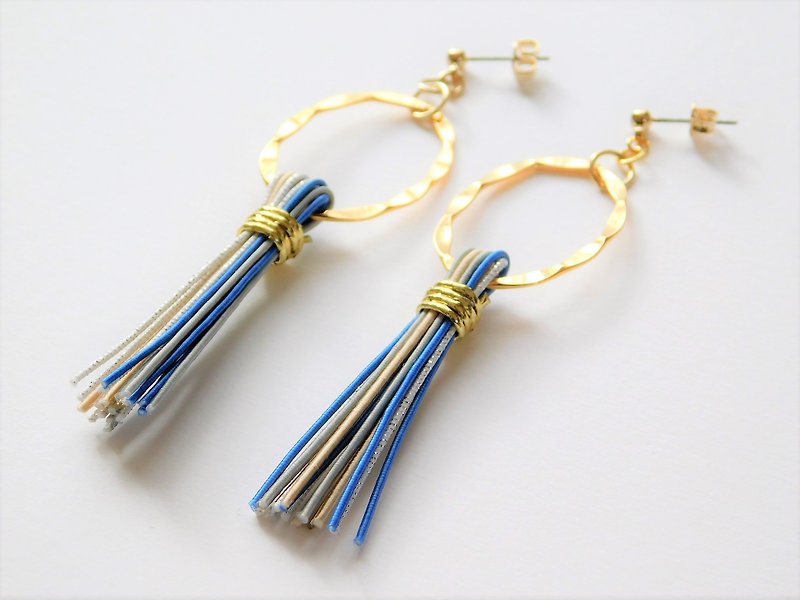 Water tassel earrings Color: Blue Earrings changeable - ต่างหู - วัสดุอื่นๆ สีน้ำเงิน