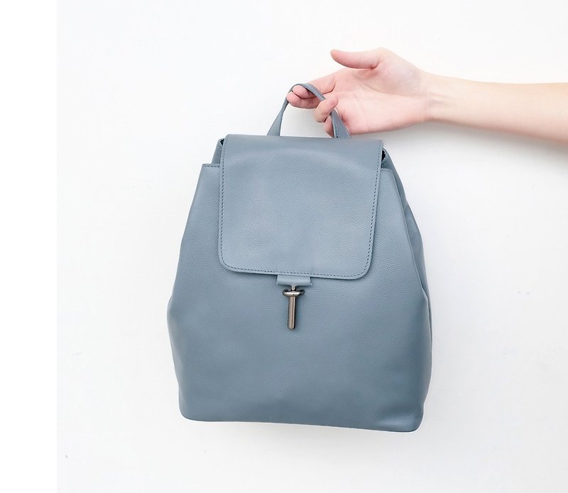Magnetic buckle cover back dual-use bag blue gray - กระเป๋าเป้สะพายหลัง - หนังแท้ สีดำ