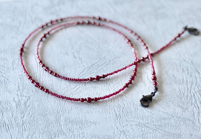 Bordeaux Garnet and Red Bead Mask Strap Necklace Eyeglass Chain - กรอบแว่นตา - เครื่องประดับพลอย สีแดง
