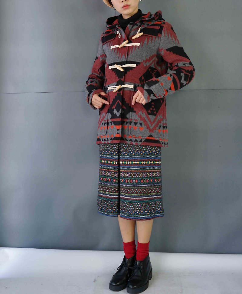 Treasure Hunting - South American geometric pattern print horn buckle hooded coat - เสื้อแจ็คเก็ต - เส้นใยสังเคราะห์ สีแดง