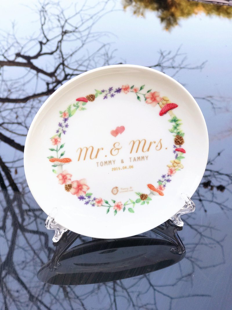 森林系情侶陶瓷餐碟 (含印名及日期服務) / 結婚禮物 - 碟子/醬料碟/醬油碟 - 瓷 多色