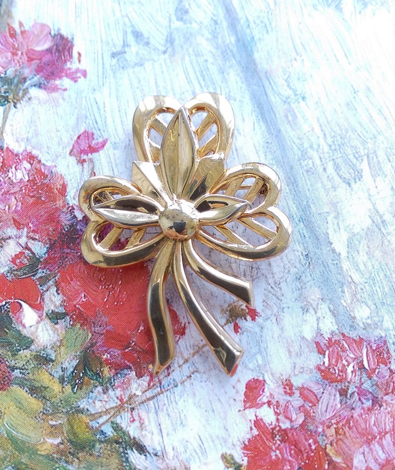 Vintage Jewelry 西洋古董飾品 金色調 優雅 幸運草 花束 別針 - 徽章/別針 - 其他金屬 金色