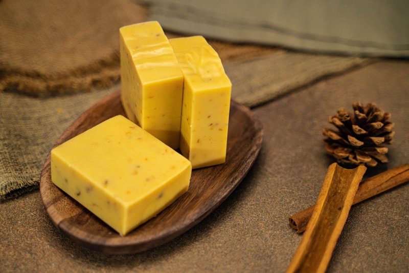 迴旋曲|金盞菊修護手工皂 - 肥皂/手工皂 - 精油 金色