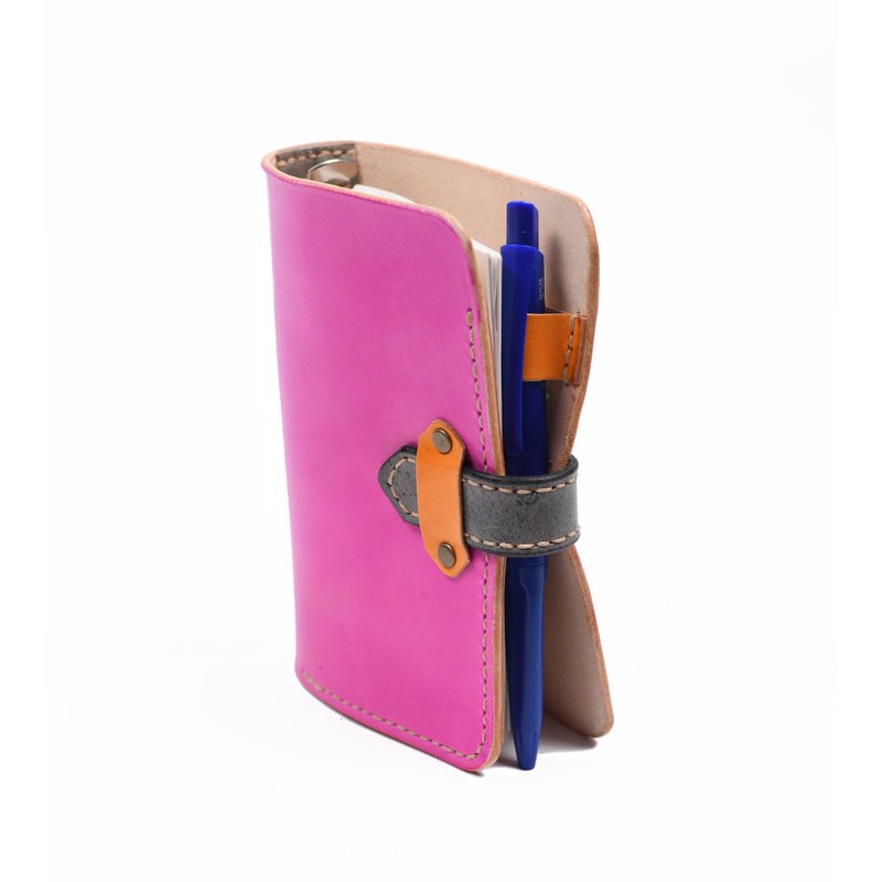 The princess is on a mission. Vegetable-tanned leather loose-leaf notebook - Notebooks & Journals - Genuine Leather Pink