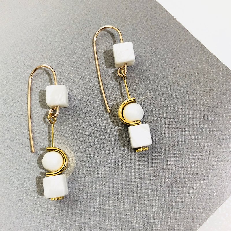 Modern Marble 14KGF Earrings (Fashionable) (Christmas Gift) (Birthday Gift) - ต่างหู - เครื่องประดับพลอย ขาว