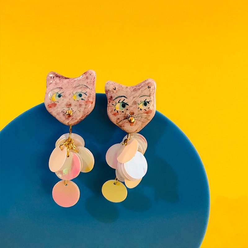 Spring and summer new sequined cat earrings double-sided hand-painted earrings 925 Silver hypoallergenic ear clip can be changed - Earrings & Clip-ons - Clay Pink