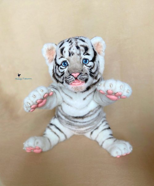 ホワイトタイガーの子、リアルなぬいぐるみ、ぬいぐるみ