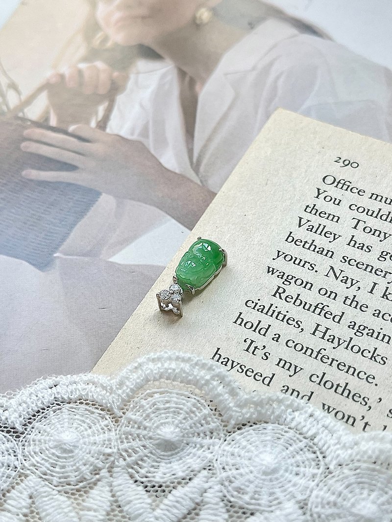High ice and sun green jadeite with South African real diamond pure 18k pendant|Natural Burmese jadeite - Necklaces - Jade Green
