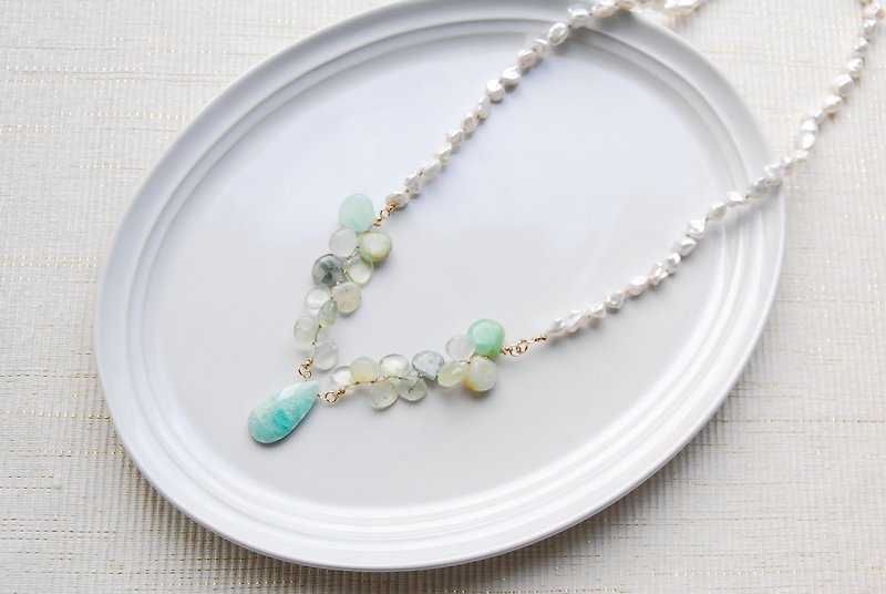 Necklace of young grass and green drops 14kgf - Necklaces - Semi-Precious Stones Green