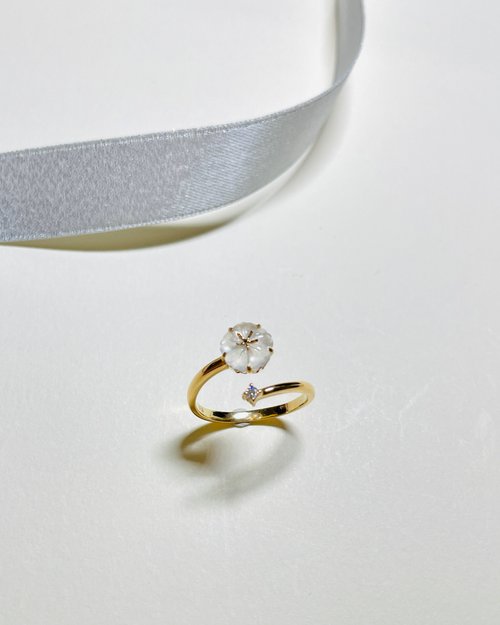凝翠 Ning Jewelry／翡翠輕珠寶 【凝翠花語】純18k金 白冰花型翡翠(玉)開口戒