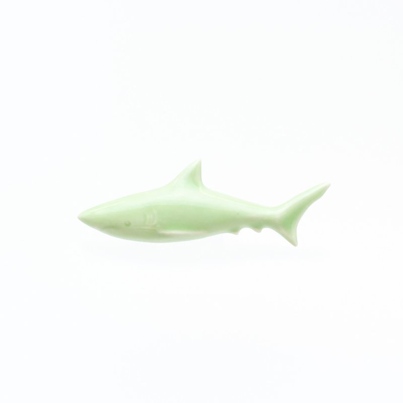 ceramics brooch shark green - เข็มกลัด - ดินเผา สีเขียว