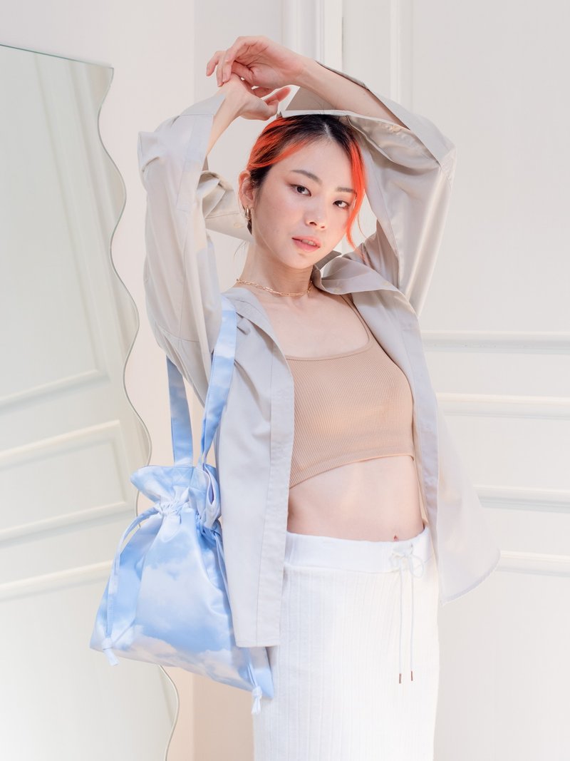 Vibes.brandd - Blue sky Bucket Bag - กระเป๋าถือ - เส้นใยสังเคราะห์ หลากหลายสี