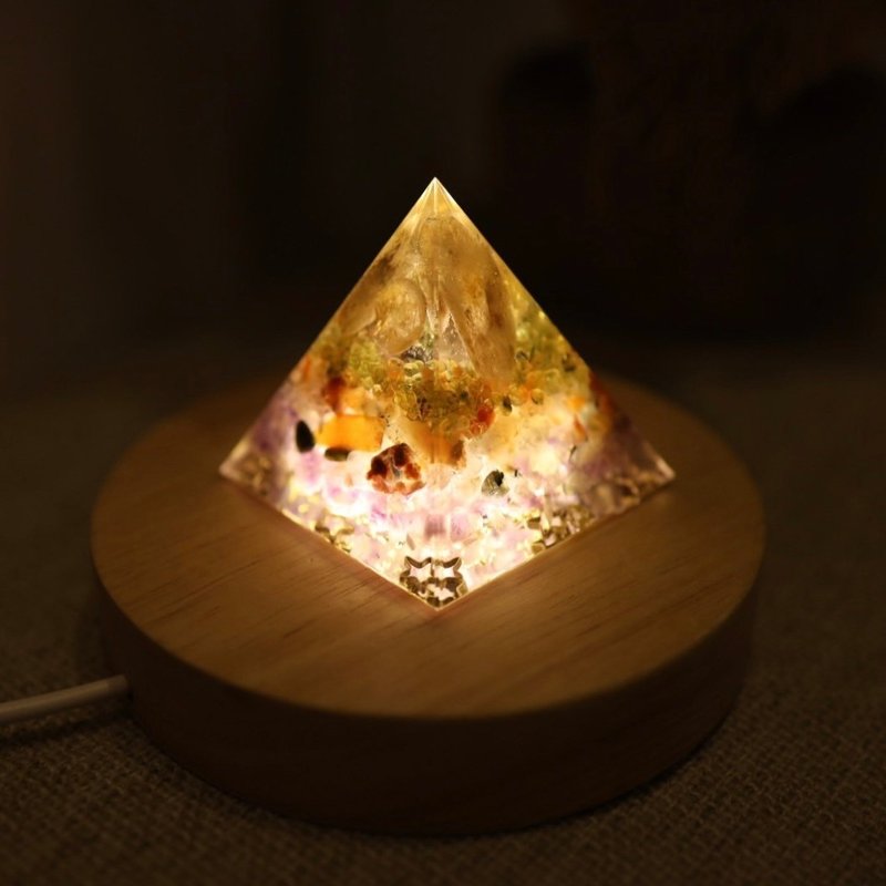 Wisdom Golden Mountain - Citrine Orgonite Pyramid Night Light - โคมไฟ - เครื่องประดับพลอย สีเหลือง