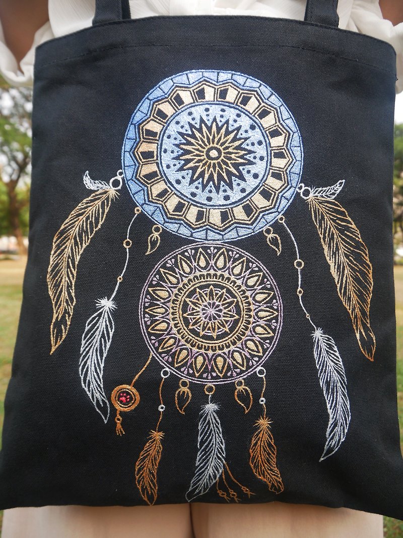 Customized hand-painted mandala cloth bag canvas bag Zen winding Henna Mandala - Messenger Bags & Sling Bags - Cotton & Hemp Multicolor