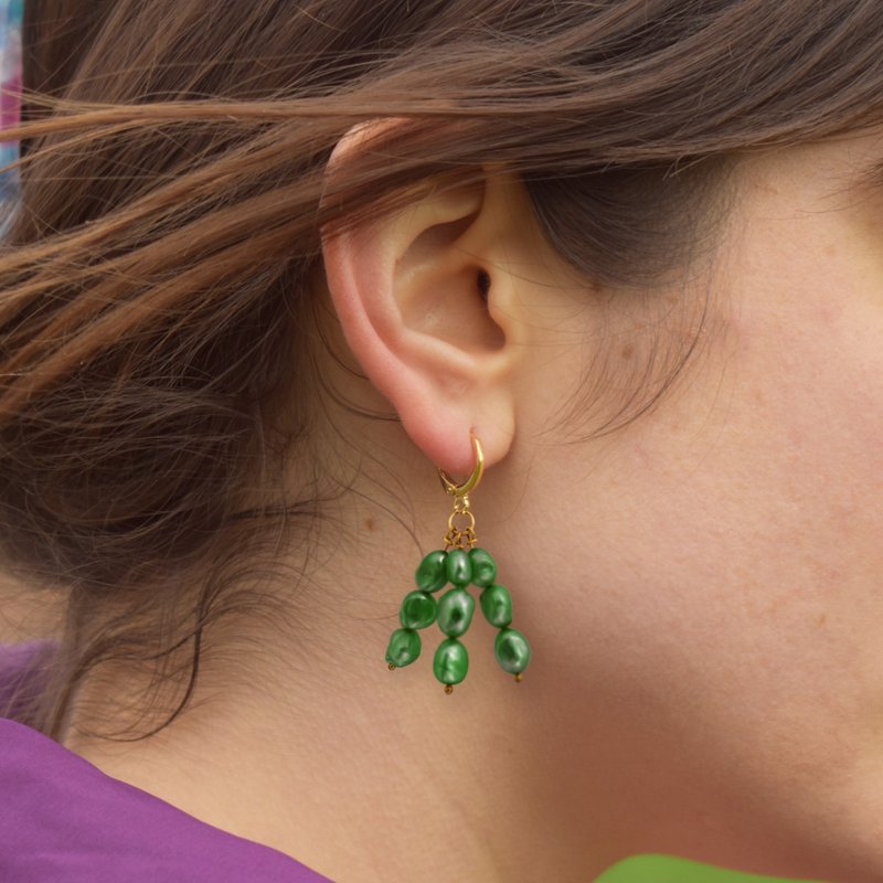 Dark Green freshwater pearl earrings | by Ifemi Jewels - 耳環/耳夾/耳骨夾 - 其他材質 金色