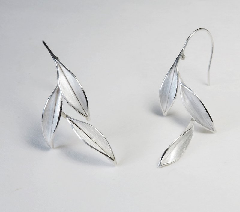 Nature-Dancing In The Wind-Three Leaves Silver Earrings-dangling style/ handmade - ต่างหู - เงินแท้ สีเงิน