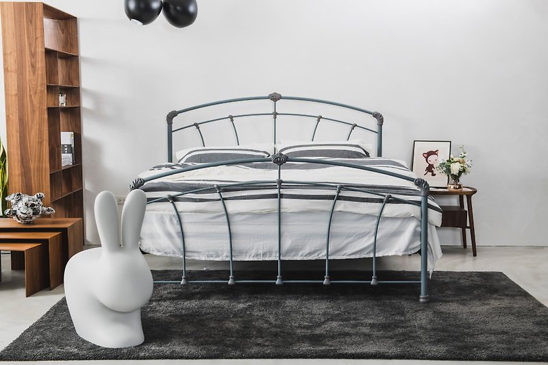 【Double Bed Frame】Artist Series - Mucha/Iron Bed Frame/Cat Scratch/Pet Friendly/To House Installation - เฟอร์นิเจอร์อื่น ๆ - โลหะ สีน้ำเงิน