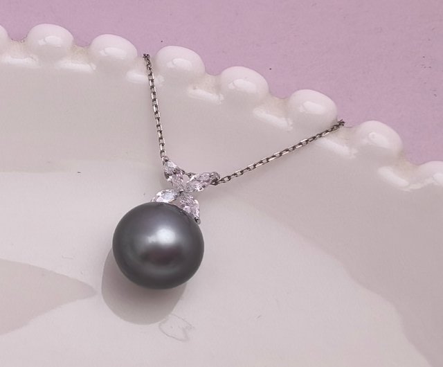 Natural Black Pearl Necklace in popular Sterling Silver.