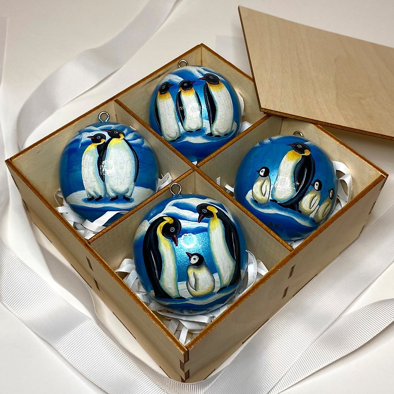Xmas Decor Penguins, handmade holiday ornament, wooden, blue color, Antarctica - ของวางตกแต่ง - ไม้ สีน้ำเงิน