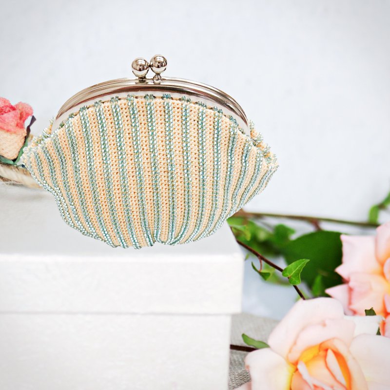 Mouth Gold Bag|Clutch Bag--Fashionable women exude a charming and charming temperament - กระเป๋าคลัทช์ - วัสดุอื่นๆ สีเหลือง