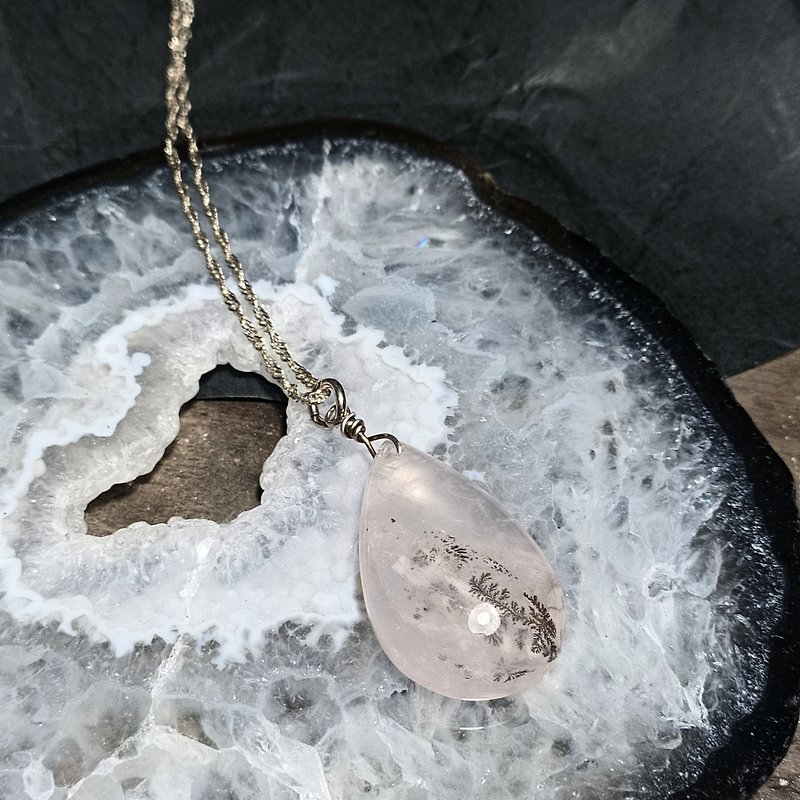 pyrolusite pendant - Earrings & Clip-ons - Gemstone Pink