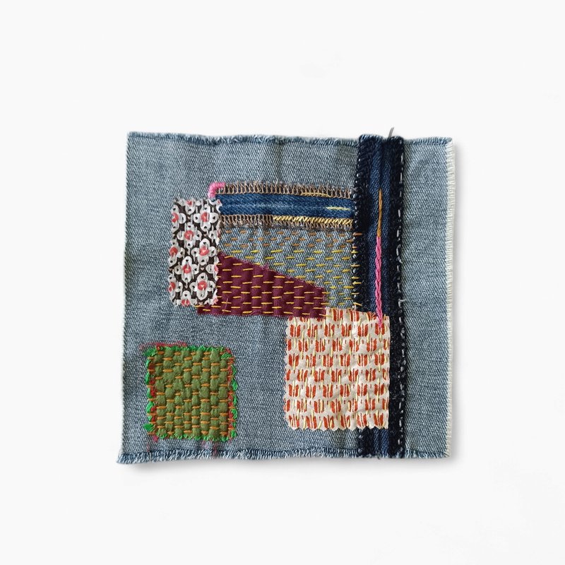 Upcycled denim boro patch. Slow stitching. - 編織/刺繡/羊毛氈/縫紉 - 棉．麻 