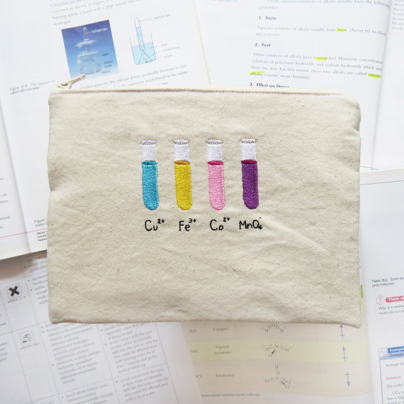 Colour of Ions 刺繡試管圖案筆袋 / 化學 畢業 - 化妝包/收納袋 - 棉．麻 多色