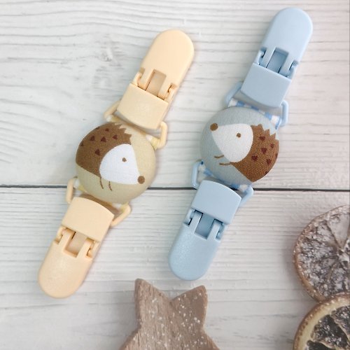 QQ rabbit 手工嬰幼兒精品 彌月禮盒 自然風刺蝟-2色可選。手帕夾