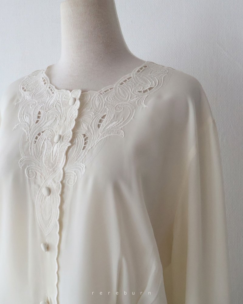 復古刺繡領韓國製寬鬆歐美版型長袖米黃古著襯衫 - 女裝恤衫 - 聚酯纖維 黃色