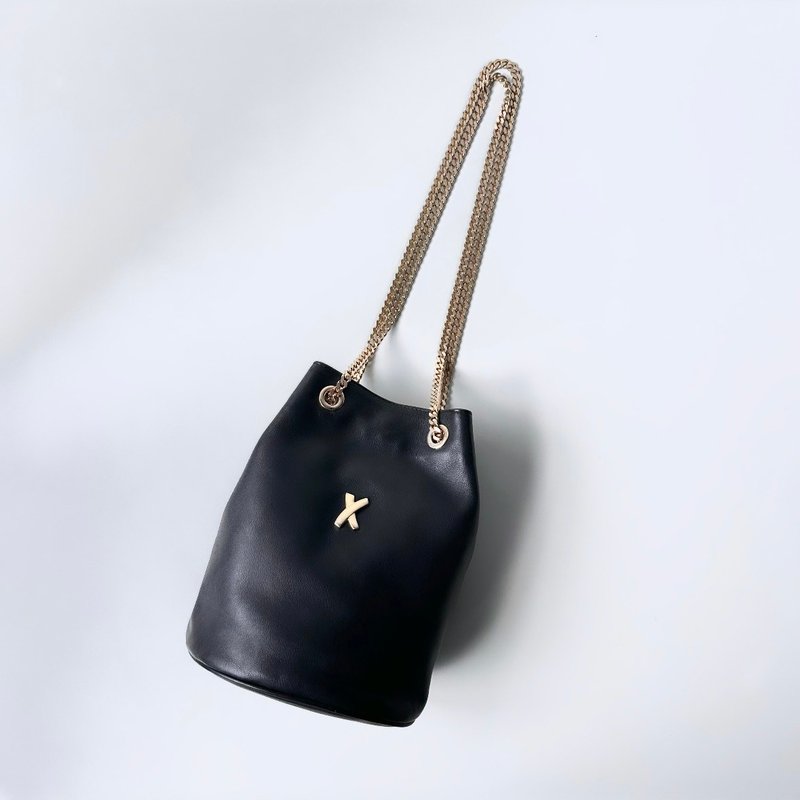 Old Bones By Paloma Picasso black chain bucket bag C50 vintage - กระเป๋าแมสเซนเจอร์ - หนังแท้ สีดำ