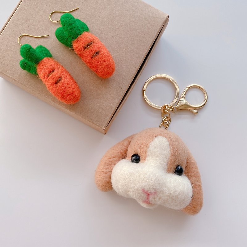 羊毛氈 愛吃兔子紅蘿蔔組合 鑰匙圈/耳環-可單買 - 鑰匙圈/鎖匙扣 - 羊毛 