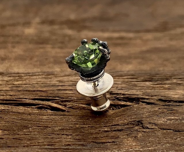 シルバー925 ペリドット　ピアス ペリドット/シルバー925 ピアス/片耳用/シンプル/シルバー