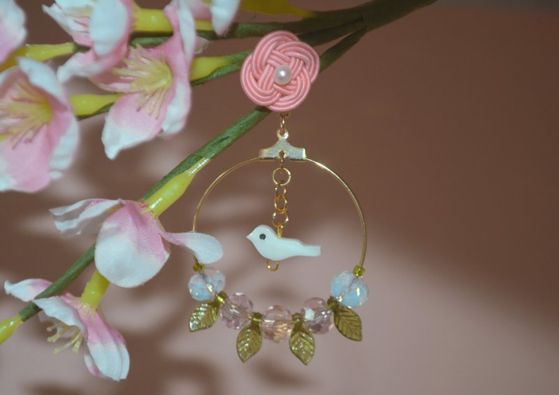 [Shuiyin Earrings] Rapeseed Blossoms and Birds Singing and Flowers Fragrance - Earrings & Clip-ons - Paper 