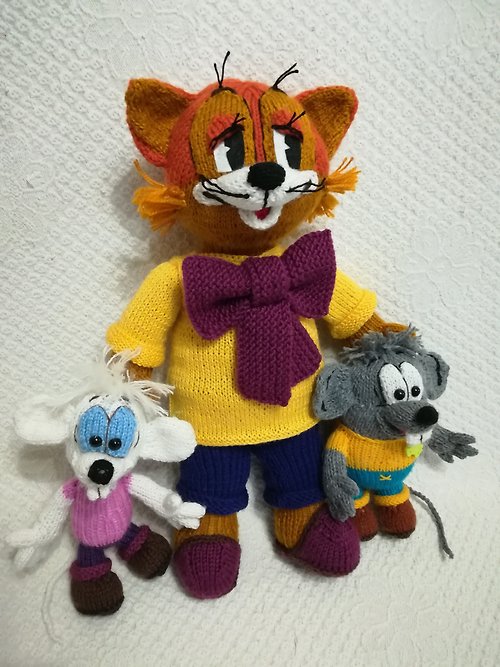 ToysMomClara Handmade knitted toys. A good-natured cat and cunning mice. Stuffed toys