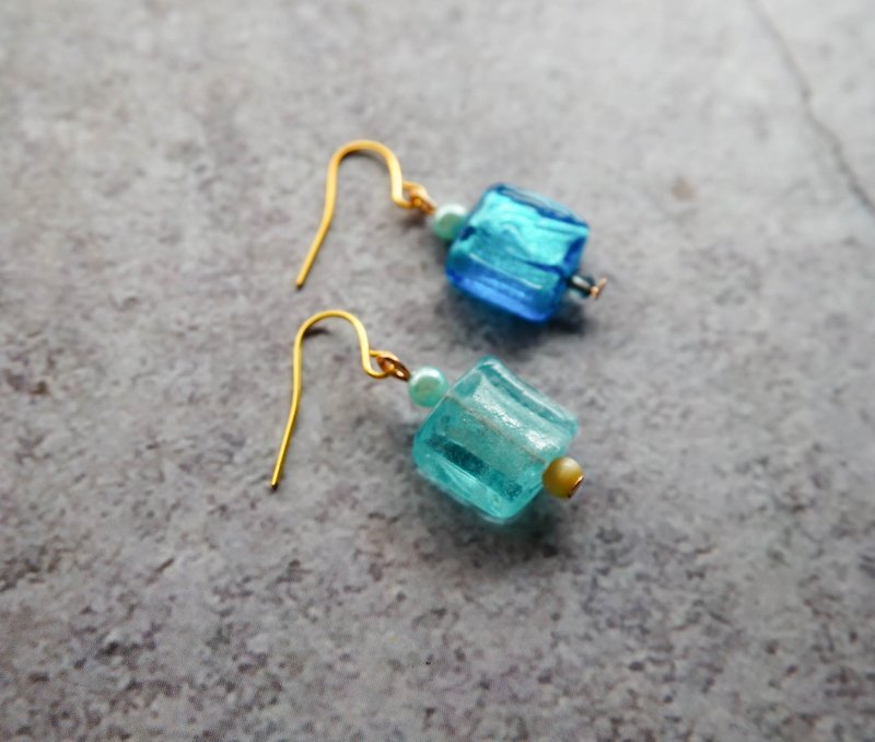 手工瑞典琉璃耳環 | 于斯塔德的海 - 耳環/耳夾 - 琉璃 藍色
