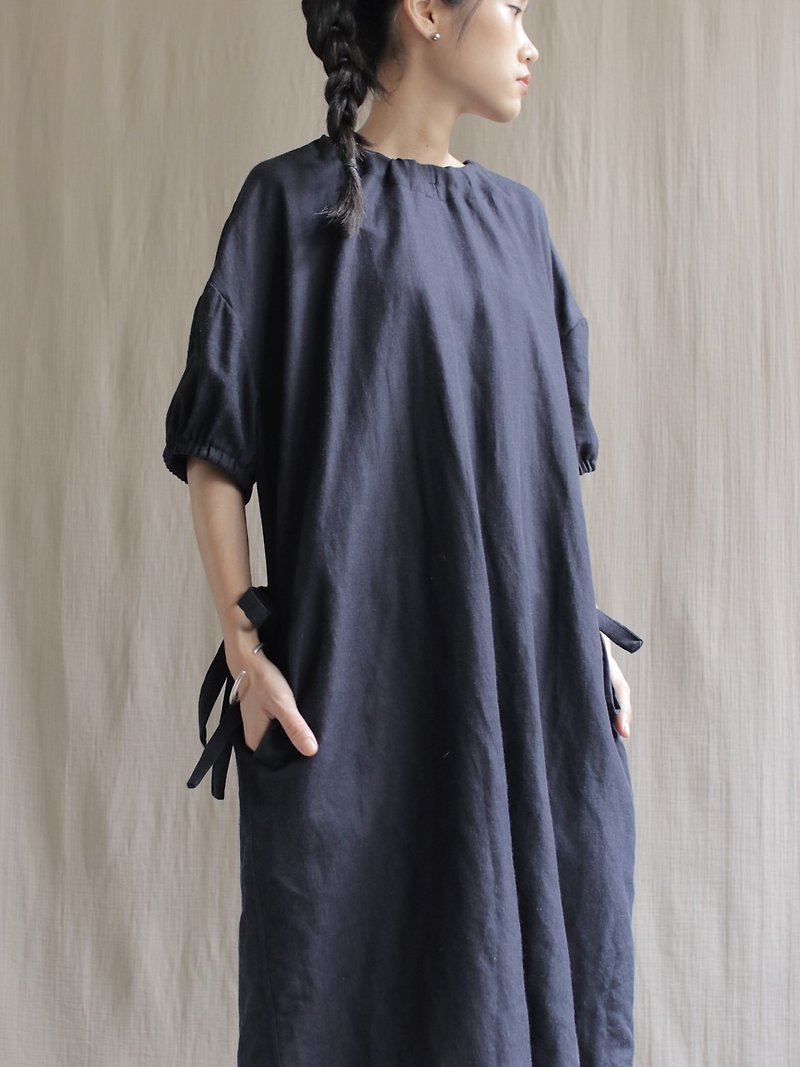 Dark blue cotton Linen beam can be brought to the side of the waist pocket dress tie - One Piece Dresses - Cotton & Hemp Blue