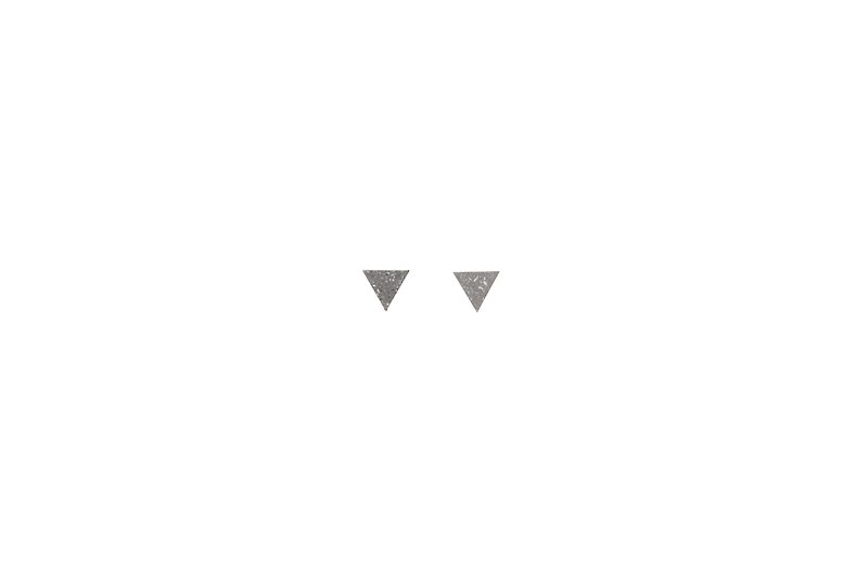 Tetrahedron Earring (Original) - ต่างหู - ปูน สีเทา