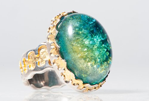 AVAmber 手工制作的绿松石琥珀戒指 镶嵌绿松石的设计师戒指 镶嵌绿松石