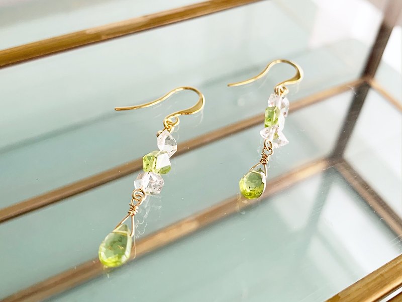 August birthstone Peridot and Herkimer diamond earrings / Clip-On - ต่างหู - เครื่องประดับพลอย สีเขียว
