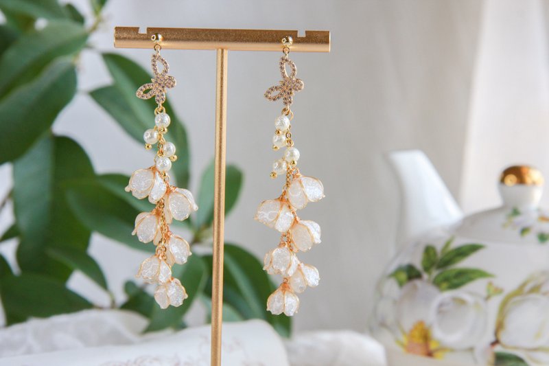 [Transparent glitter five-petal lily of the valley waterfall earrings] Handmade original Bronze resin bride elegant petals - ต่างหู - เรซิน สีใส