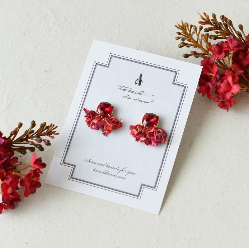 Deep Red Crystal Tassel Post Earrings / Clip-ons - 耳環/耳夾 - 玻璃 紅色