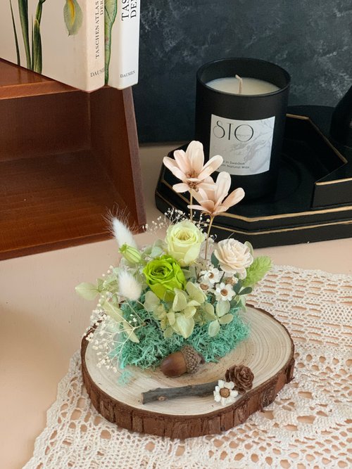 鳶尾花園 Iris Preserved flowers Shop 不凋花/乾燥花/設計/手作 永生花名片架/實用花禮/開幕禮