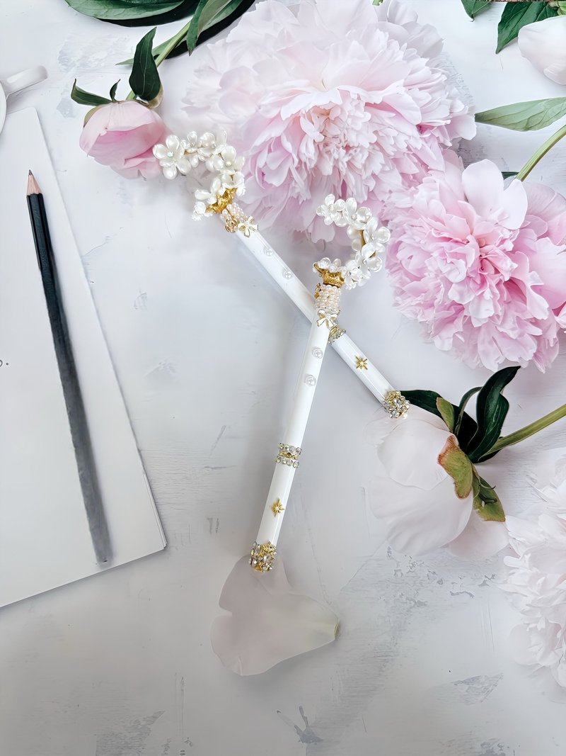 Handmade sticky diamond pen white flower pen - ไส้ปากกาโรลเลอร์บอล - เครื่องเพชรพลอย ขาว