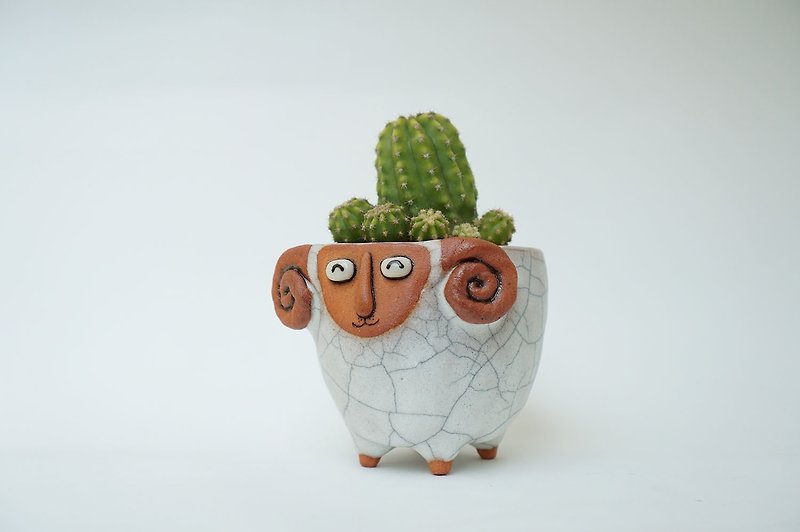 Sheep plant pot ,legged standing plant pot, succulent , flower pot , ceramic - 花瓶/花器 - 陶 白色