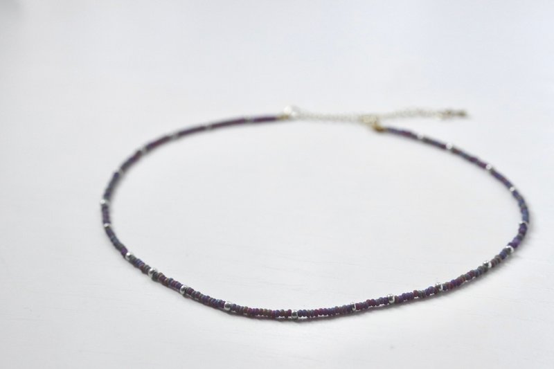 Midnight forest. Simple rice bead necklace. Deep purple blue - สร้อยคอ - อะคริลิค สีน้ำเงิน