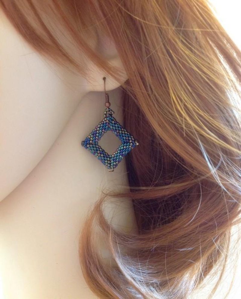 Open square earrings(Navy Iris colour) - 耳環/耳夾/耳骨夾 - 玻璃 藍色
