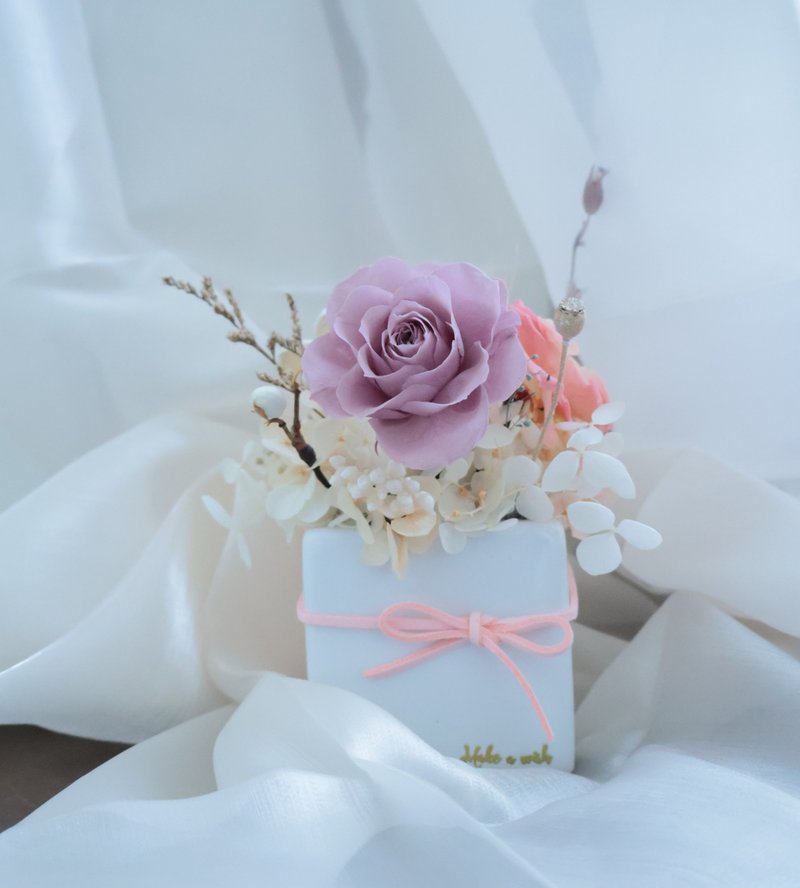 Preserved Flower Mini Pot (Small Table Arrangement) - ช่อดอกไม้แห้ง - พืช/ดอกไม้ 