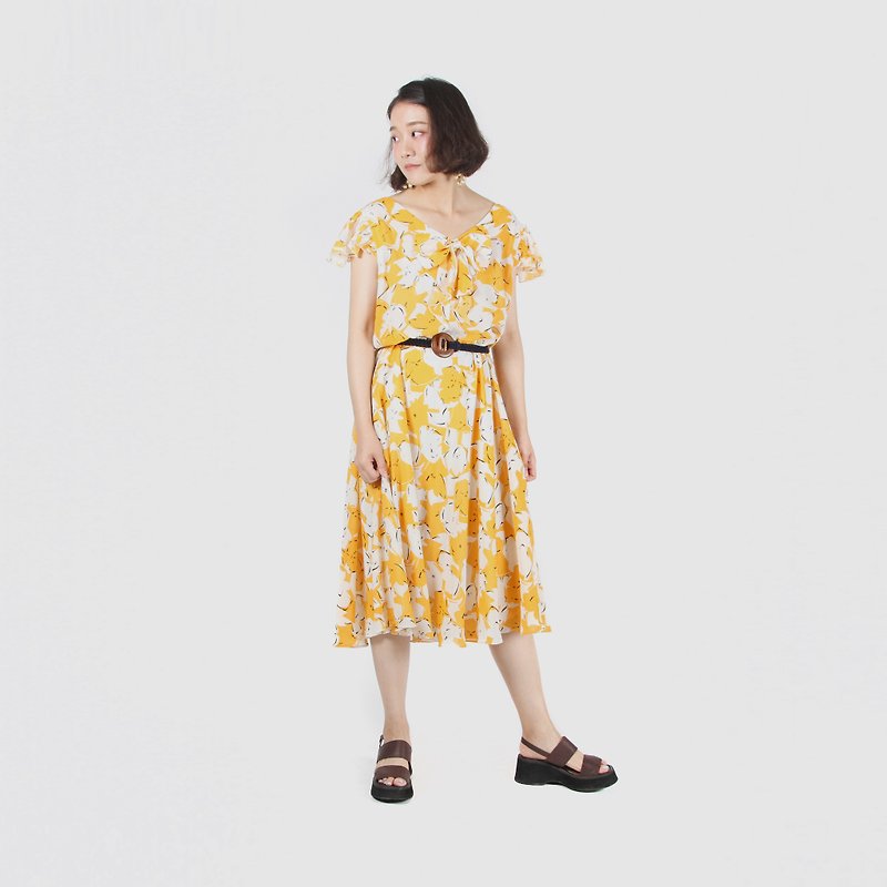 [Egg Plant Vintage] Gardenia Flower Print Sleeveless Vintage Dress - ชุดเดรส - เส้นใยสังเคราะห์ สีเหลือง
